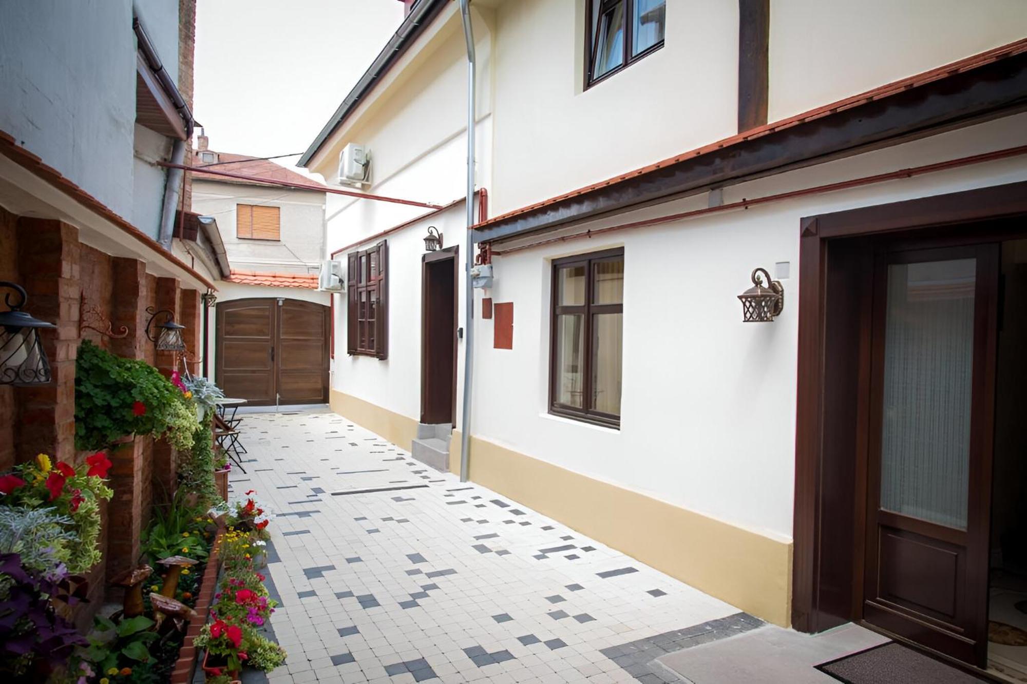 Cochet House Sibiu Aparthotel Ngoại thất bức ảnh