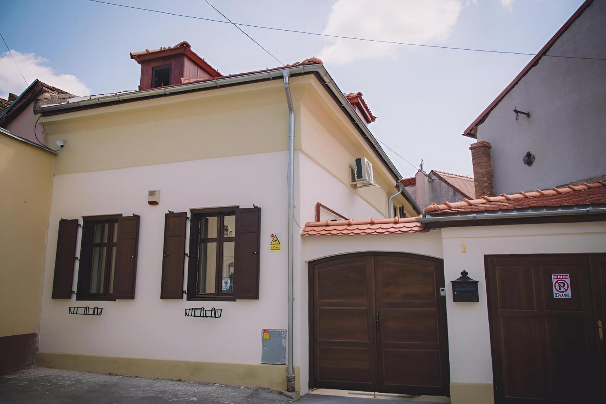 Cochet House Sibiu Aparthotel Ngoại thất bức ảnh