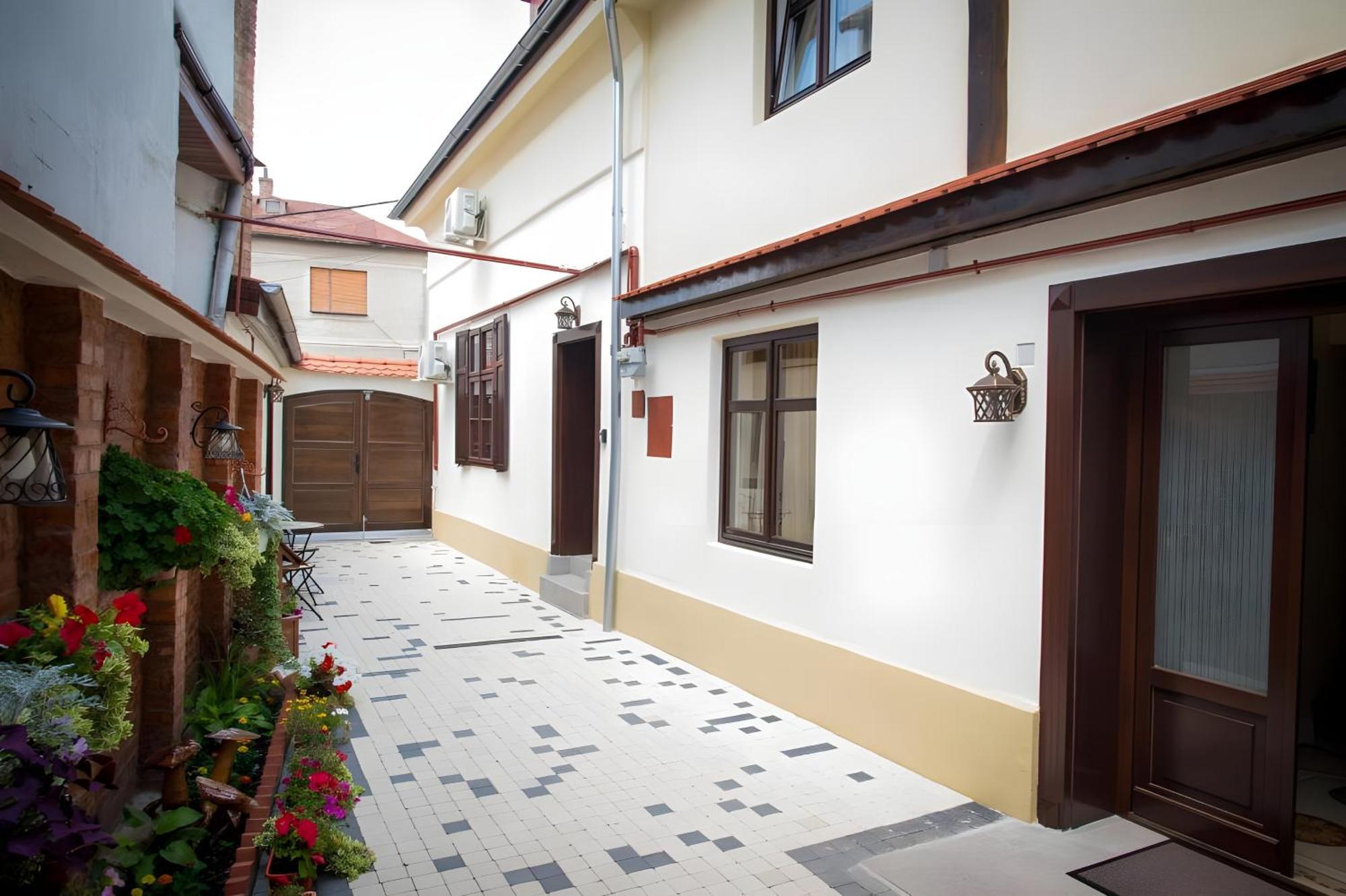 Cochet House Sibiu Aparthotel Ngoại thất bức ảnh